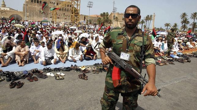 Libia creará un nuevo Ejército Nacional en el que se integrarán los rebeldes