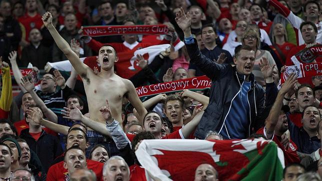 Fallece un aficionado galés tras una trifulca en Wembley