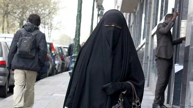 El Gobierno holandés aprueba la prohibición total del «burka»