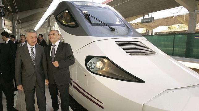 El primer AVE híbrido de España alcanza los 203 kms/hora en su viaje en pruebas