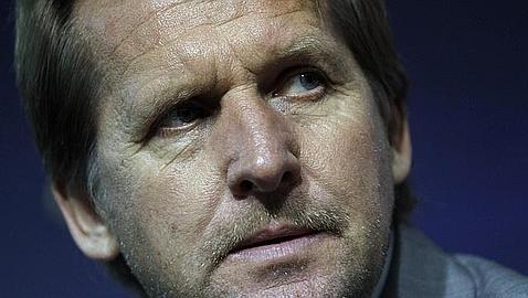 Schuster: «Hay tres o cuatro jugadores a los que Mourinho se los está comiendo»