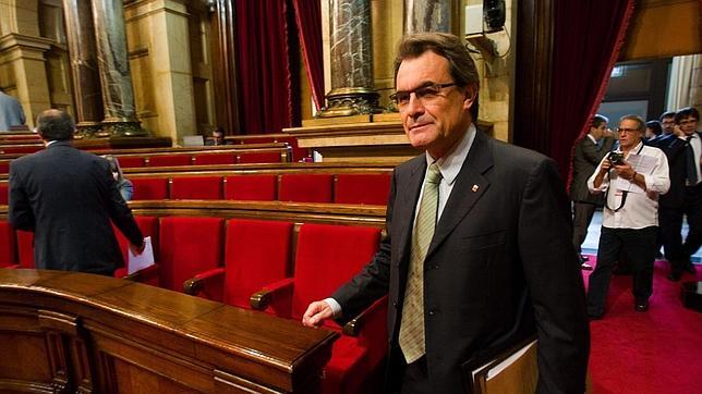 Mas se mofa del acento gallego y andaluz para justificar su gasto en la inmersión