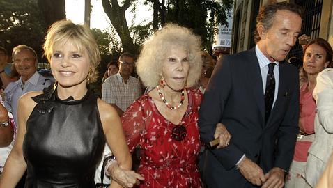 Eugenia Martínez de Irujo ingresa con varicela en el hospital el día de la boda de su madre