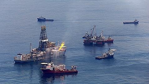 EE.UU. sanciona a las empresas responsables del vertido en el golfo de México