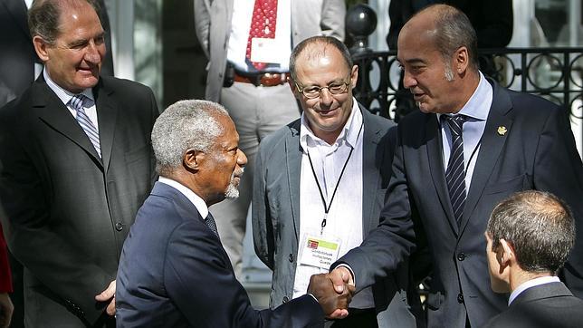 Izagirre y Garitano, anfitriones en la «Casa de la Paz»