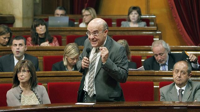 Médicos y enfermeras catalanes protestarán el jueves ante la consejería