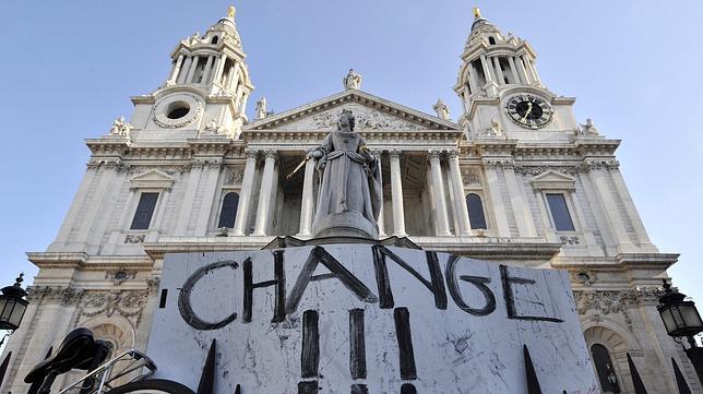 La acampada «indignada» de Londres provoca el cierre de la catedral de St. Paul