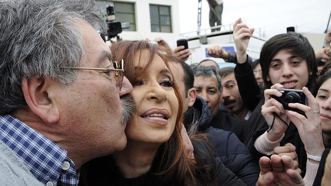 Los candidatos votan en Argentina con Cristina Fernández al borde del llanto