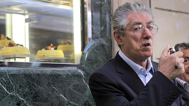 Berlusconi prometió a su socio de Gobierno dimitir en diciembre por haber aprobado la jubilación a los 67