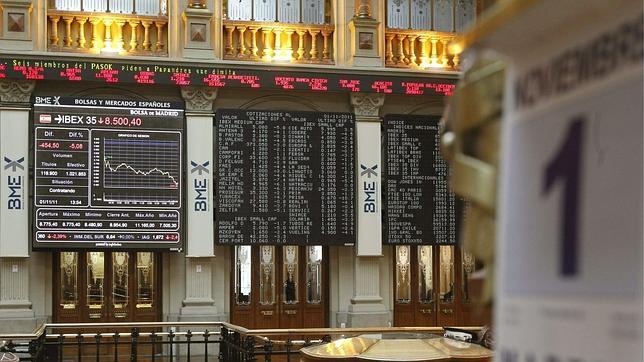 El Ibex digiere el anuncio de referéndum de Grecia y cierra casi en plano