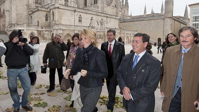 Aguirre ve a Aparicio y Moneo con cargos en el próximo Gobierno central