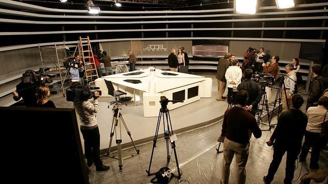 La exigencia del PSOE de devaluar el debate económico bloquea el cara a cara televisado