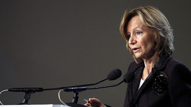 Salgado cree que la renuncia al referéndum griego generará estabilidad