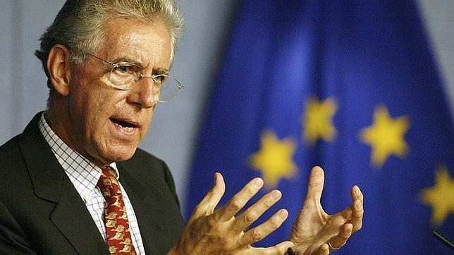 Berlusconi bendice a Mario Monti