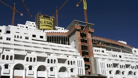 Un juez rechaza ejecutar la sentencia del Algarrobico