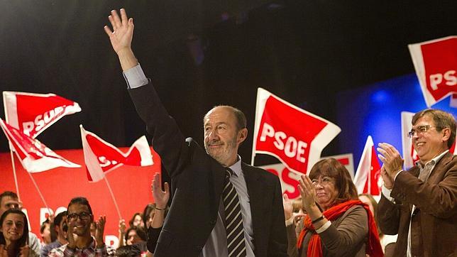 Rubalcaba «pone la mano en el fuego» por Blanco