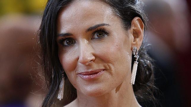 Demi Moore cambia a Ashton Kutcher por un mono en el día de su cumpleaños