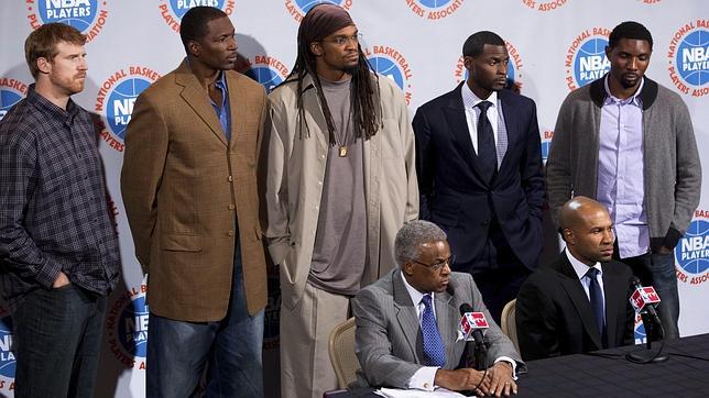 Los jugadores rechazan el ultimátum de los dueños y disuelven su sindicato