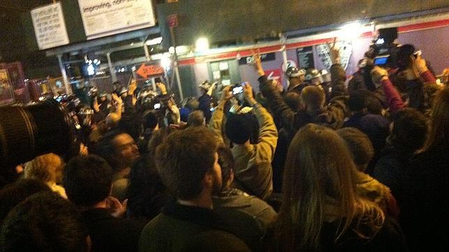 Al menos 70 detenidos en el desalojo del campamento «indignado» de Nueva York