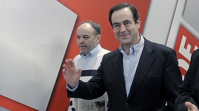 Bono cuestiona un candidato del PSC y cita a Page como ejemplo de ganador