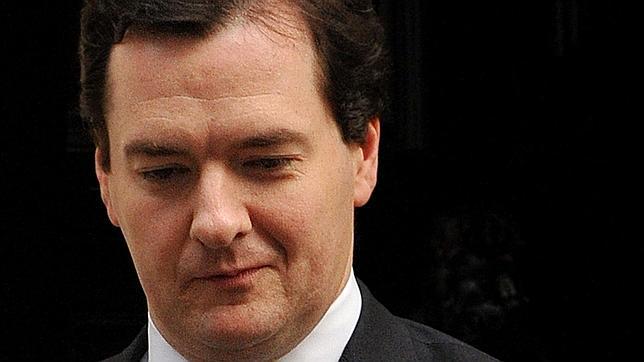 Reino Unido reactiva la inversión pública y sube el impuesto a los bancos