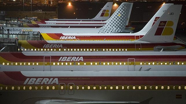 Los tripulantes de cabina de Iberia rechazan apoyar la huelga de los pilotos