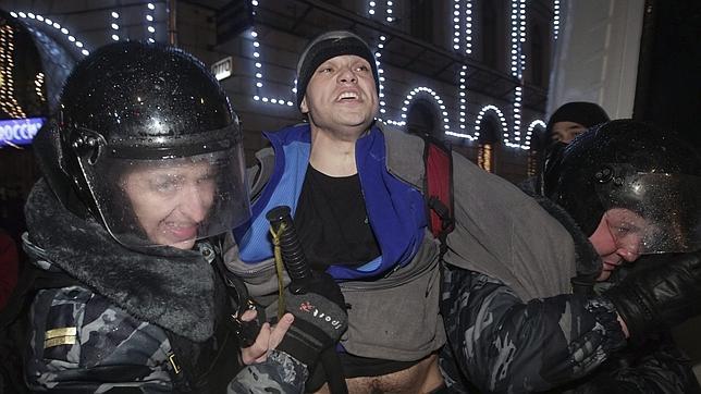 Más de 300 detenidos en las protestas contra Putin en Rusia