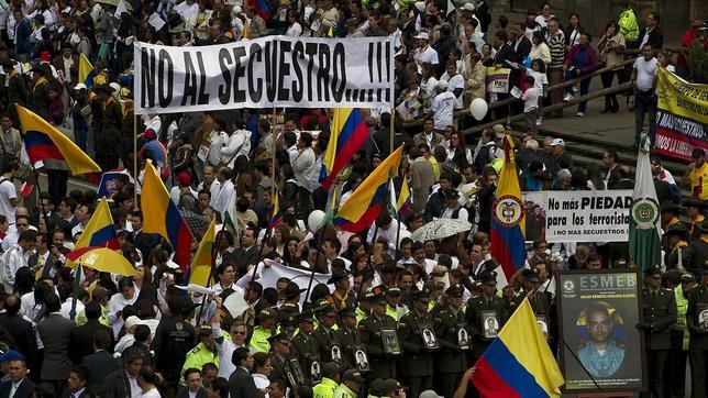 Las FARC anuncian la liberación de secuestrados tras las protestas masivas