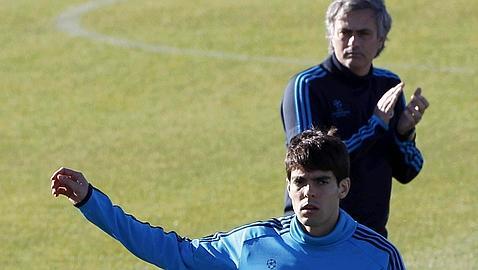 Mourinho exige a sus jugadores meter la pierna «y ganar»