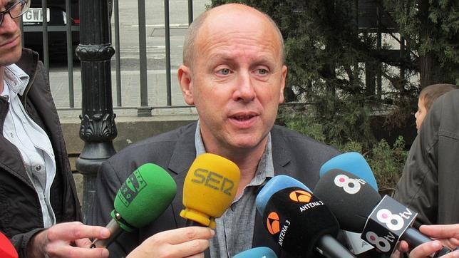 Los sindicatos denuncian que la Generalitat quiere reducir un diez por ciento el sueldo de los funcionarios