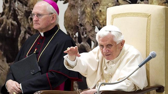 Benedicto XVI nombra a dos catalanes consultores pontificios