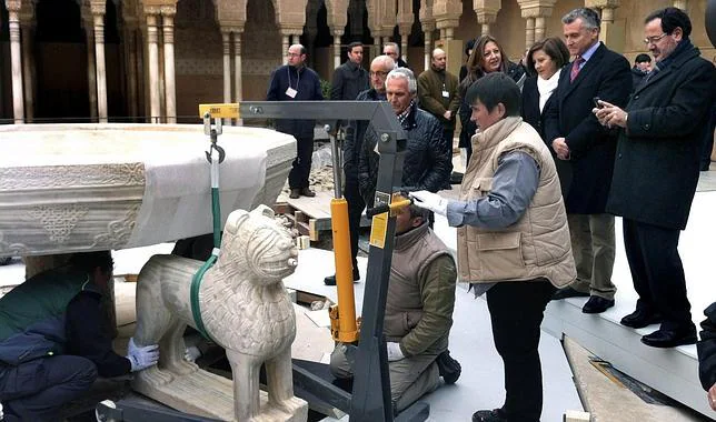 El día en que uno de los leones regresó a su patio de la Alhambra