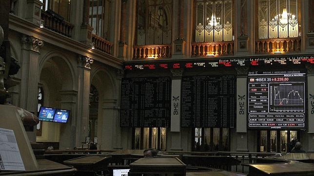 El Tesoro coloca 5.639 millones de euros por la mitad de hace un mes