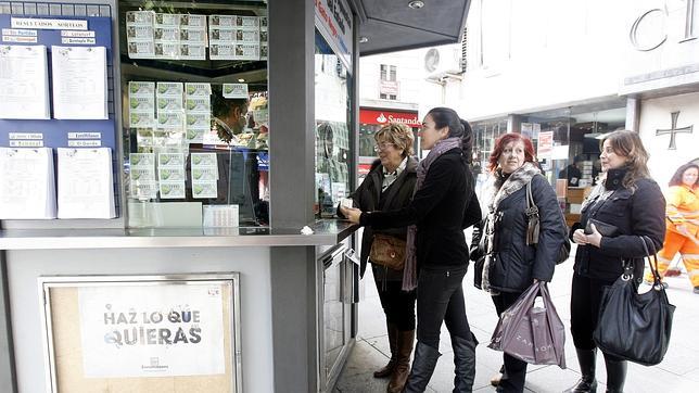 Venden participaciones de lotería falsas en Vic