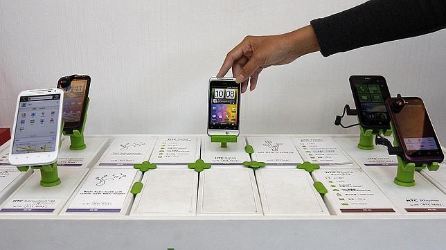 Apple gana la demanda sobre patentes a HTC en EE.UU.