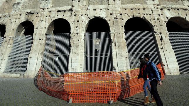 Se desprende un nuevo fragmento del Coliseo de Roma