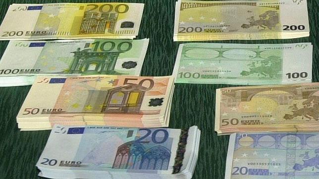 La tasa de ahorro de los hogares baja 2,2 puntos en el tercer trimestre