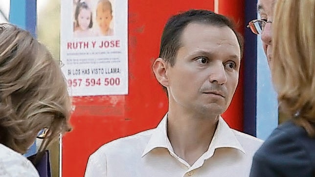 Bretón se entrevista con su mujer en la cárcel durante una hora