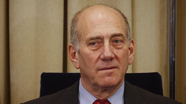 La Fiscalía de Israel acusa al exprimer ministro Olmert de cargos de corrupción
