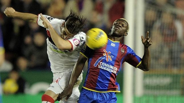 Munúa salva al Levante