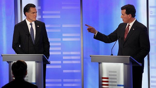 Romney consolida su ventaja en el primer debate en TV tras Iowa