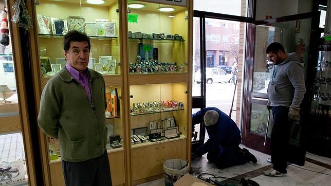 Detenidas «in fraganti» cinco personas cuando intentaban atracar dos joyerías en Madrid