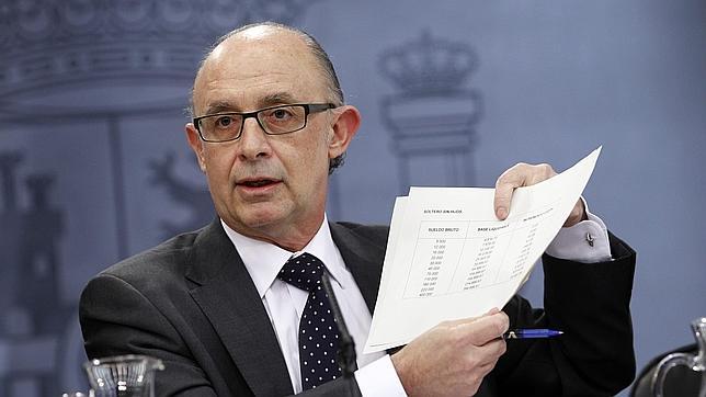 Montoro busca el compromiso de las comunidades del PP para reducir el déficit