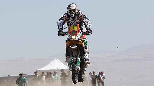 Marc Coma se equivoca de ruta en el Dakar y sirve la victoria a Despres
