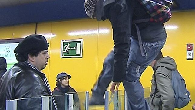 «Yo no pago», la nueva ofensiva del 15-M contra los recortes del Gobierno