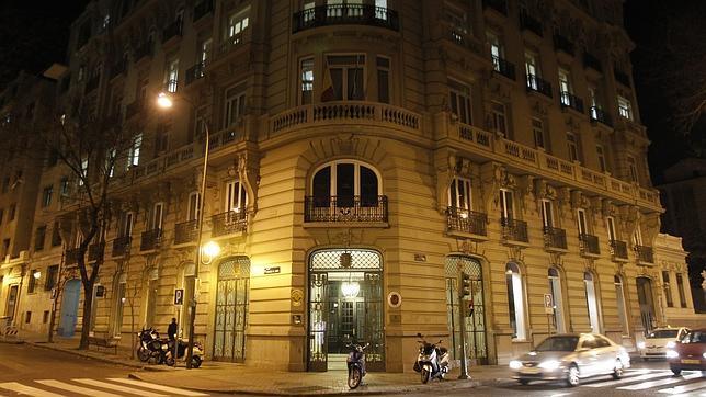 Griñán pagó sus «embajadas» igual que hizo con los ERE