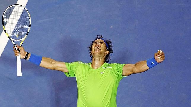Nadal sufre para doblegar a Berdych y se medirá a Federer en semifinales