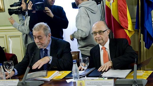 Hacienda auxiliará a los municipios a cambio de más ajustes