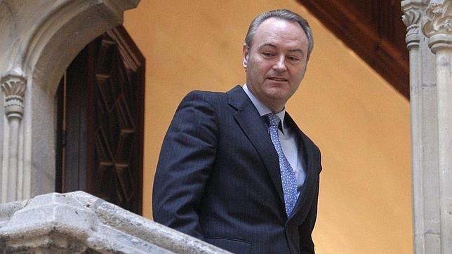 Fabra subraya que Camps tomó «libremente» la decisión de dimitir como presidente de la Generalitat valenciana