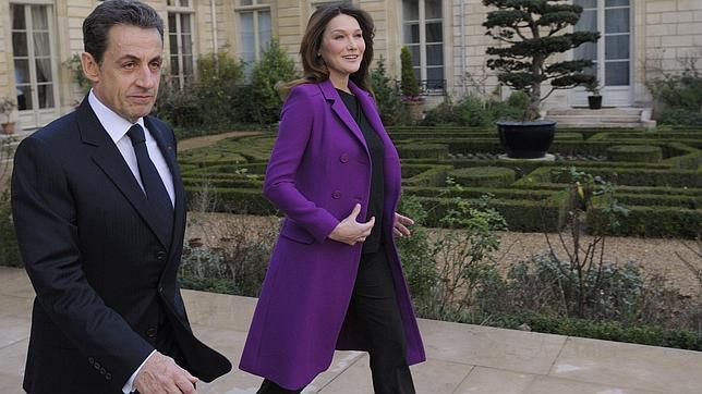 Carla Bruni vuelve a ejercer de anfitriona en el Elíseo